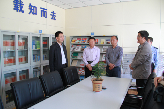 张龙杰调研指导城关派出所工作