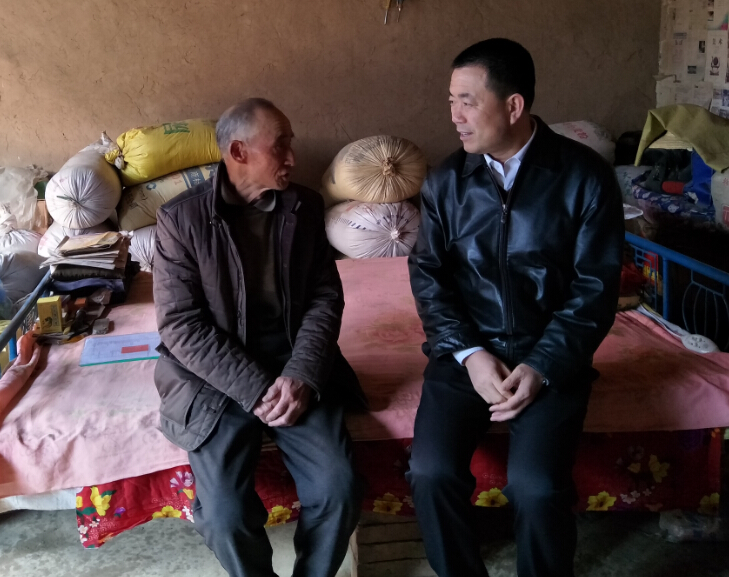 张龙杰调研扶贫攻坚并开展双联和“六联一帮”活动