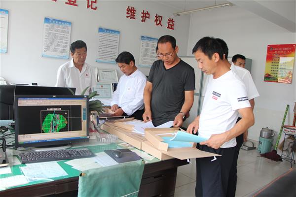 缅怀先烈铭党恩    不忘初心跟党走