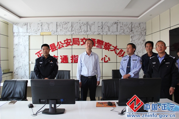 郑新锋督导检查党的十九大期间安保维稳工作