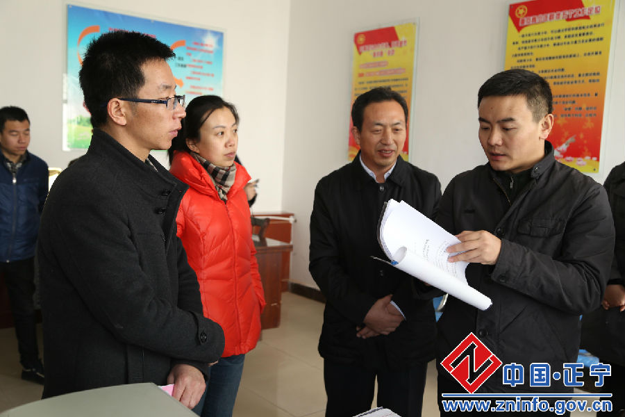 团中央青少年权益部维权处副处长郭凯一行来正宁县调研