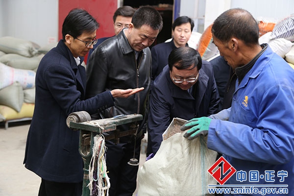 省农牧厅副厅长周邦贵来正宁督查春耕生产工作