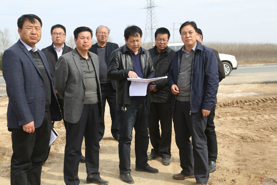 IMG_4839.jpg 蔡文辉在督查重点项目建设时强调:抢抓有利时机加快征地拆迁全面掀起城镇建设热潮