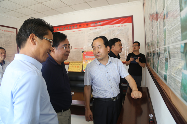 省农牧厅督导组来我县调研产业扶贫工作