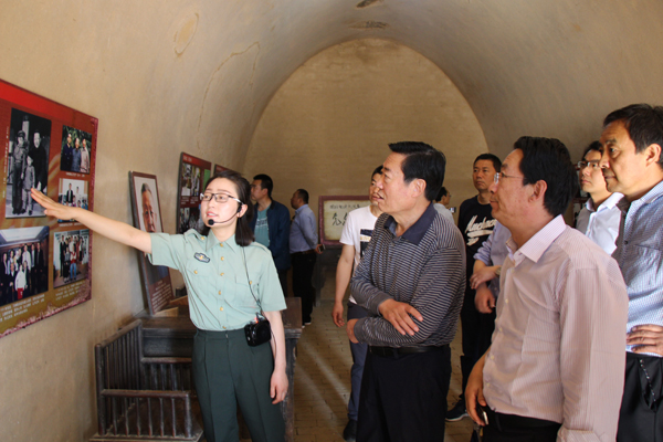 李沛文来我县开展“弘扬和传承南梁精神”专题调研