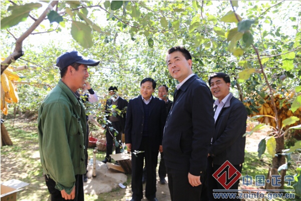 张龙杰赴湫头三嘉开展“走进贫困村共度扶贫日”主题实践活动