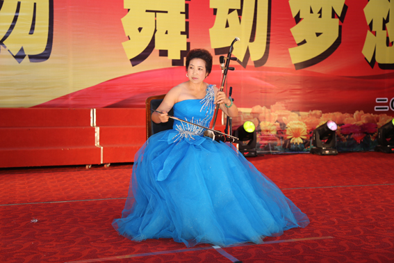 正宁县委机关举办党的群众路线教育实践活动机关职工文艺展演