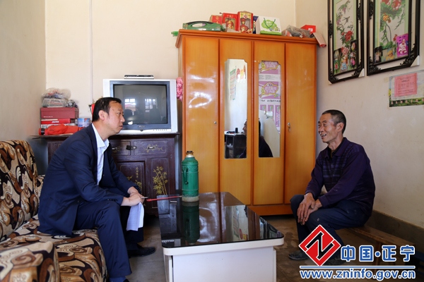 郑新锋深入永和镇走访贫困户