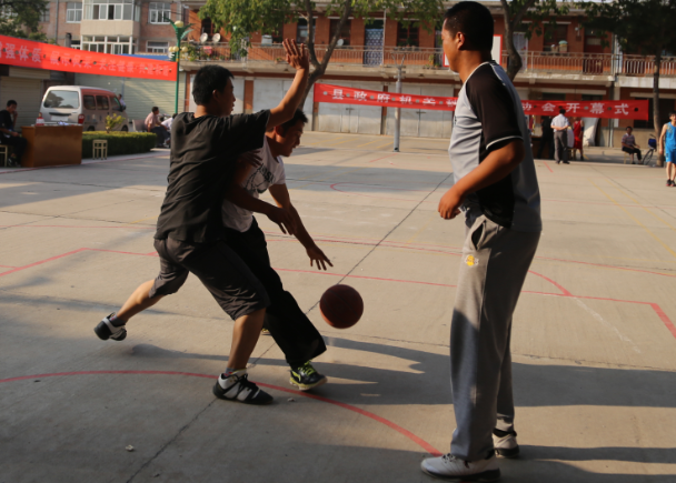 9.png 县政府机关秋季运动会赛程过半