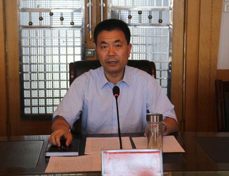 县政府党组举行“三严三实”第一次专题学习研讨会  张龙杰主持会议