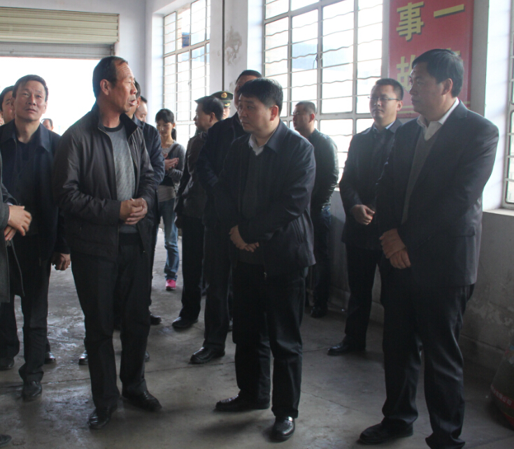 bbbb.jpg 周继军督查正宁县安全生产大整治百日攻坚行动开展情况