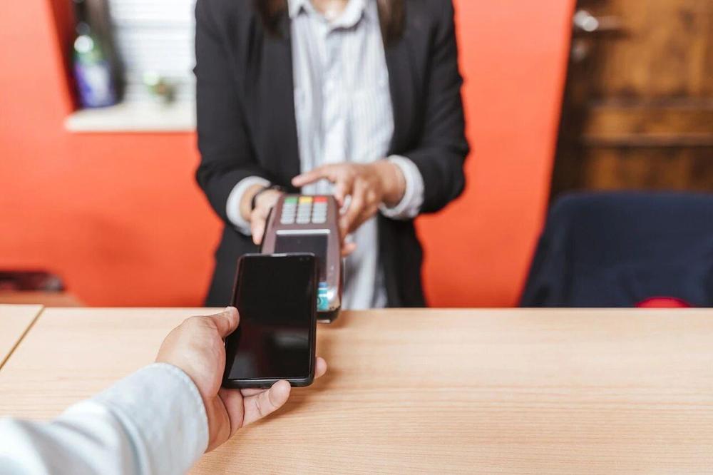 手机“贴一贴”可能无形中泄密 国家安全部最新披露