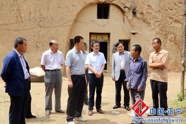 张龙杰赴三嘉乡松树坪村调研精准扶贫推进工作