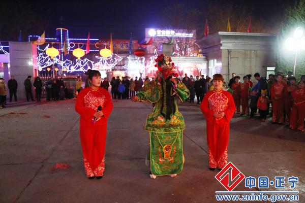 20160218112751801.jpg 东城社区送社火进机关