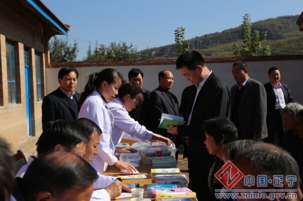 张龙杰赴湫头三嘉开展“走进贫困村共度扶贫日”主题实践活动