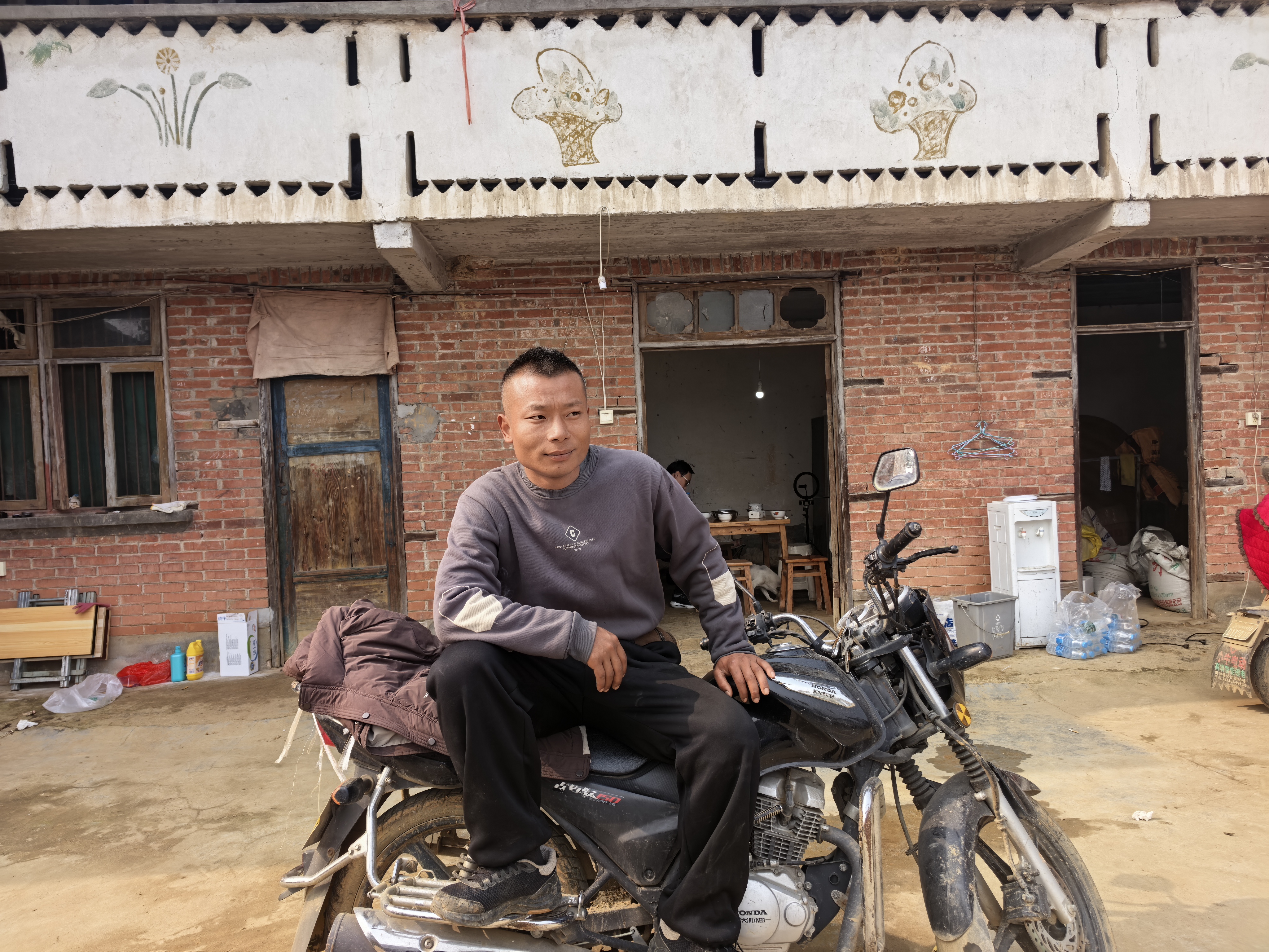 18天涌入10余万人！四川这个村的几十亩甘蔗地有何魔力？