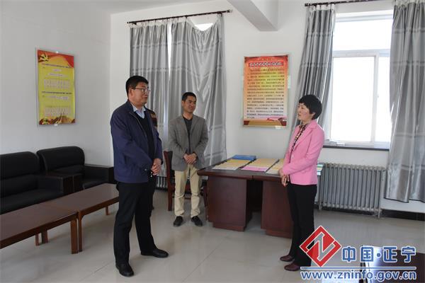 许秀荣调研基层党建工作