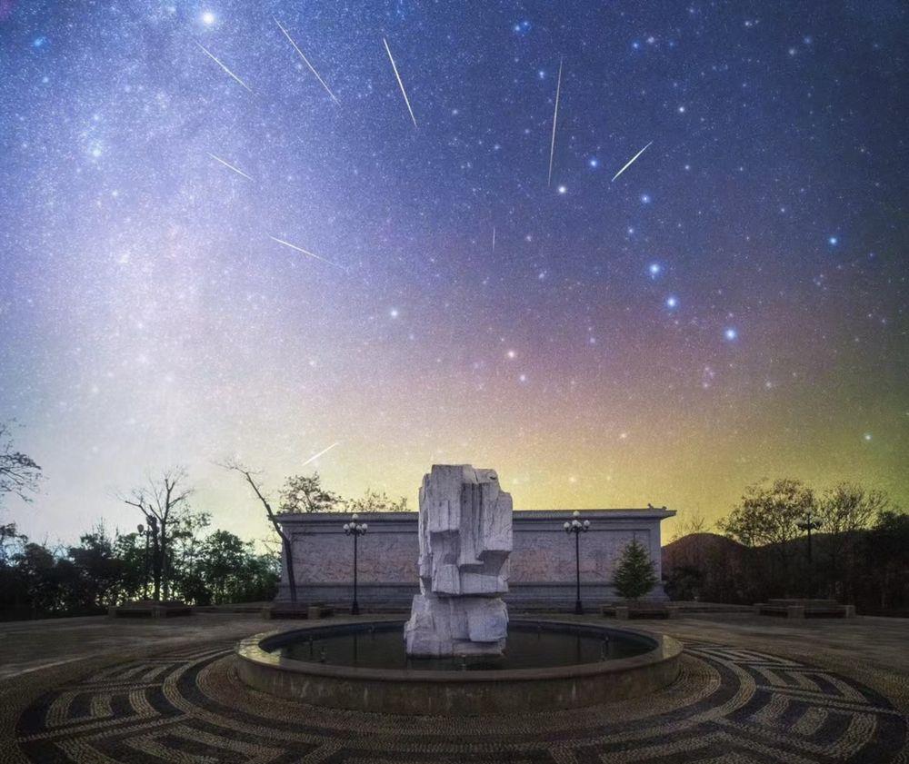 今晚，别错过2025最后一场流星雨