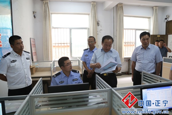 省公安厅交管局局长党尕来正宁县督查免费办理农用三轮车、摩托车牌证工作