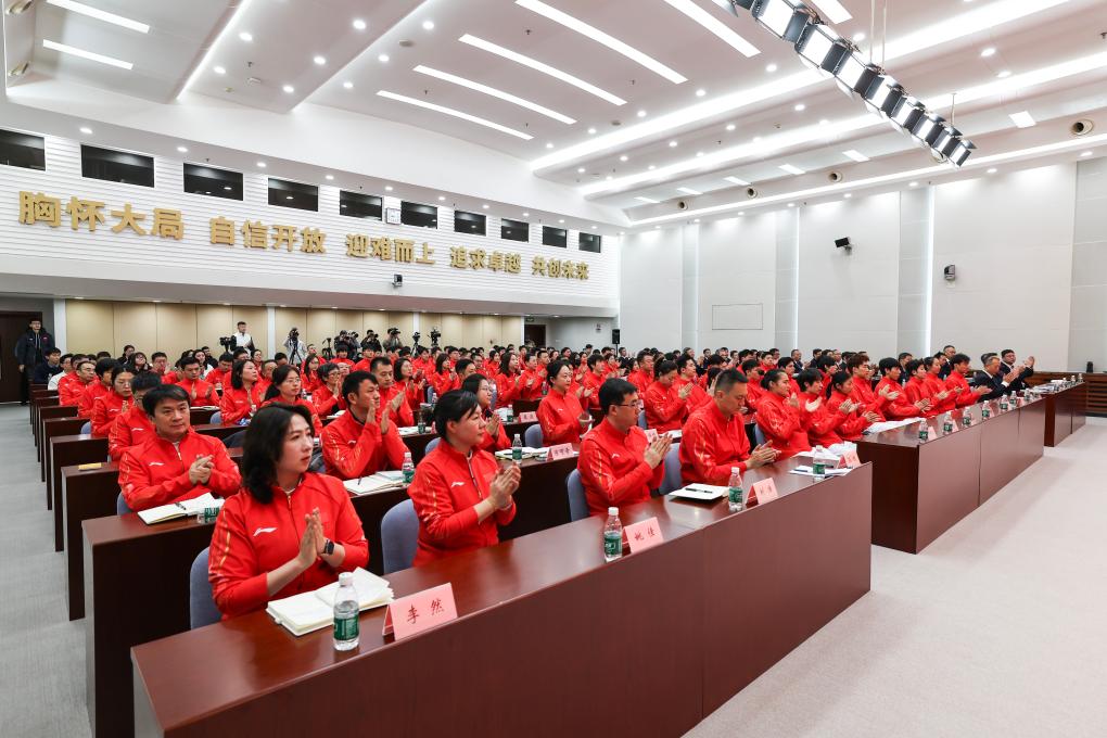 马年将至，中国“骏马”驰骋米兰冬奥