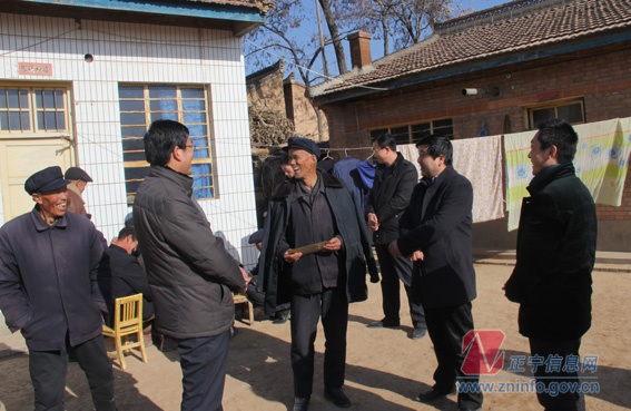 曹育铮走访慰问困难群众