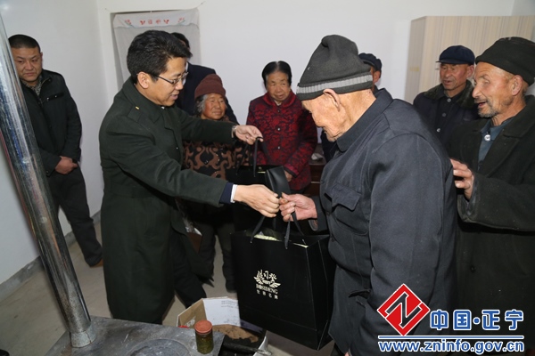 20160112095301747.jpg 段登云赴西坡乡看望慰问贫困群众