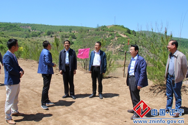 20170517094944287.jpg 贺建宏到我县工作联系点调研