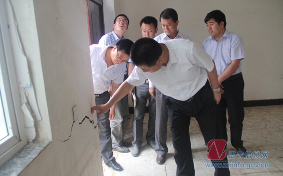 张龙杰赴各乡镇督查防汛工作