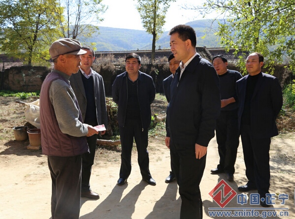 张龙杰赴湫头三嘉开展“走进贫困村共度扶贫日”主题实践活动