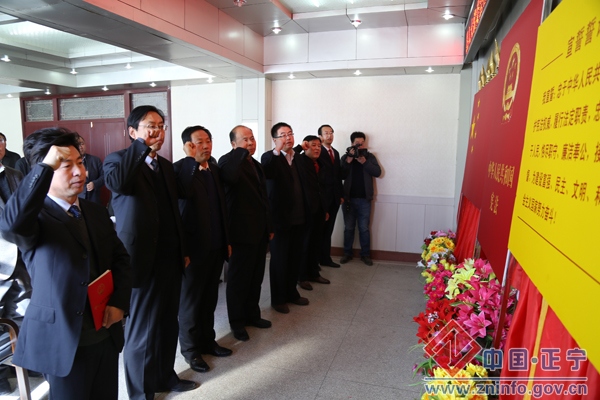 11252.jpg 县十六届人大常委会召开第24次会议