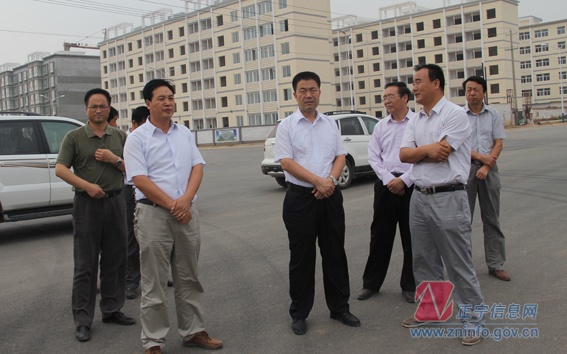 张龙杰等县上领导督查县城重点项目建设