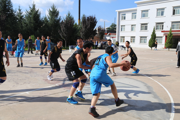 正宁县举办党群机关“迎国庆”职工运动会