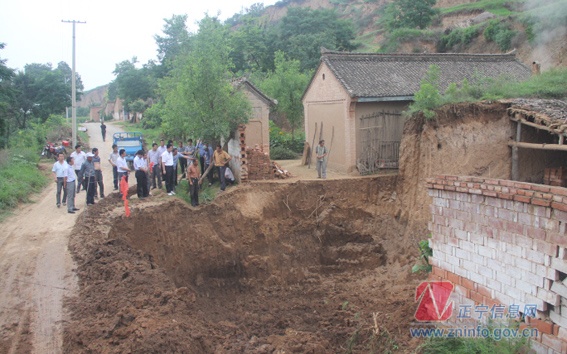 张龙杰赴各乡镇督查防汛工作