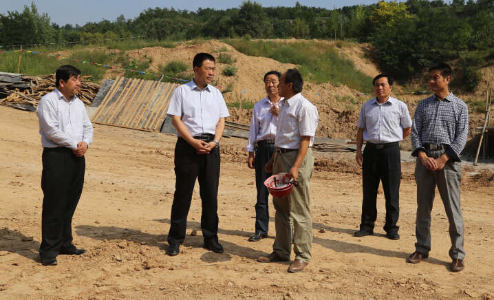 张龙杰督查全县水利设施建设情况