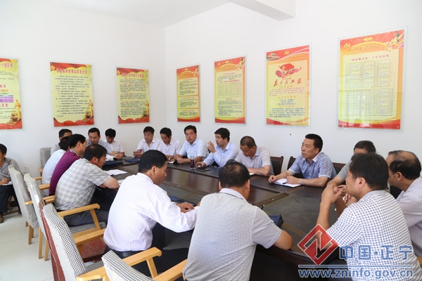 曹育铮调研永和镇房河村精准扶贫工作