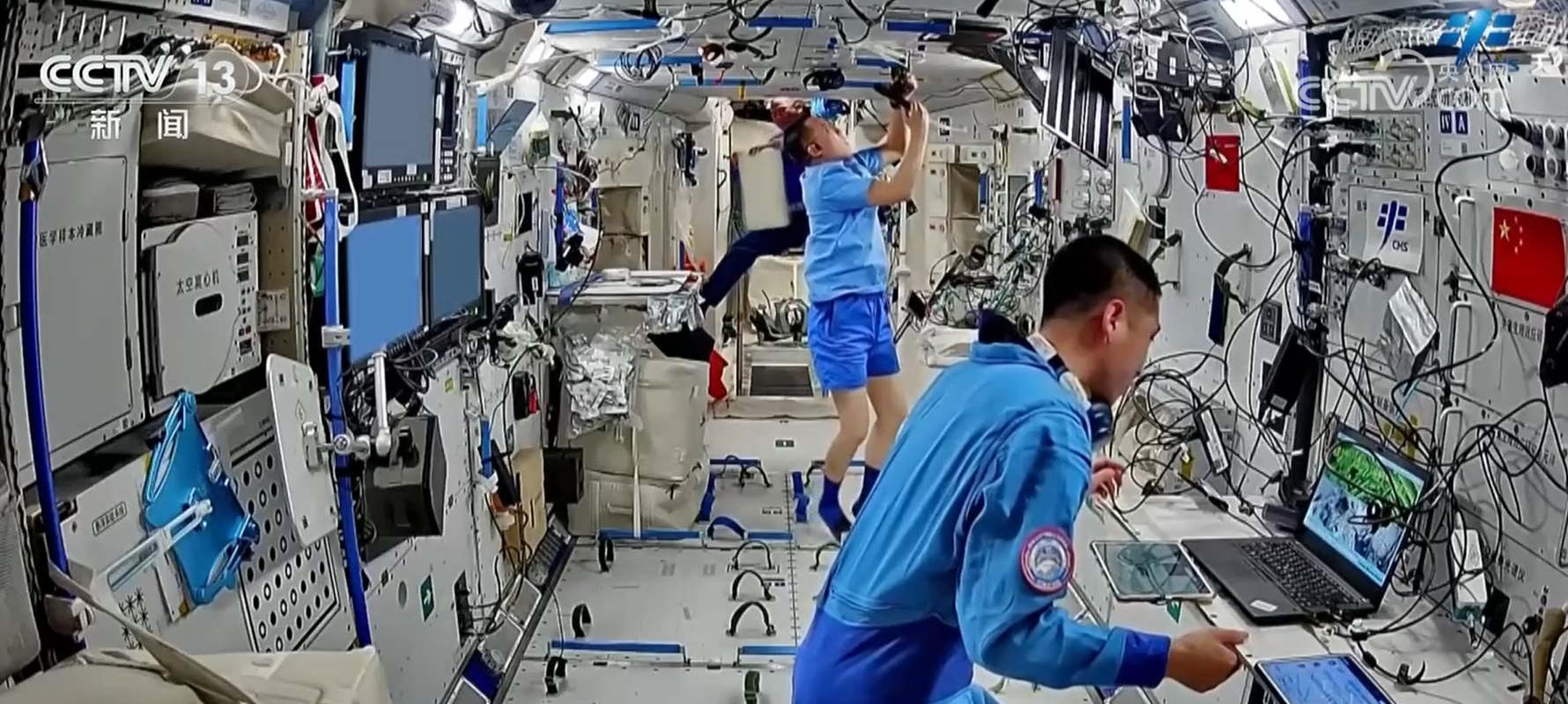 在轨两月余 神二十一乘组科研忙不停