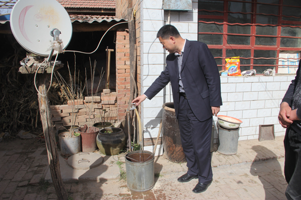 张龙杰深入帮扶联系点开展调研　　