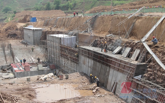 黄继宗陪同全省重大项目建设情况督查组来正宁督查指导