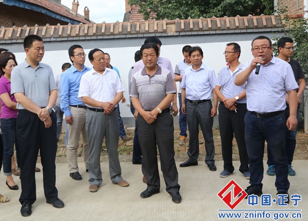 天水市党政考察团来我县考察农村公路建设