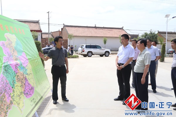 6.jpg 董建镇督查正宁县双联精准扶贫和美丽乡村建设工作