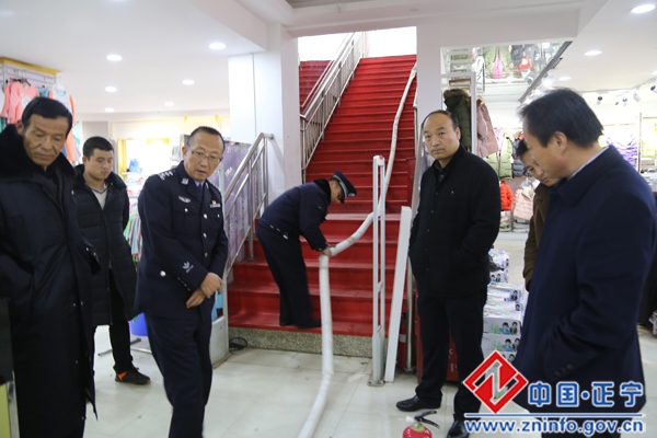 IMG_3856.jpg 刘兴峰督查正宁县道路交通、消防、建筑和环境保护安全工作