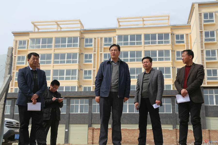 IMG_4811.jpg 蔡文辉在督查重点项目建设时强调:抢抓有利时机加快征地拆迁全面掀起城镇建设热潮