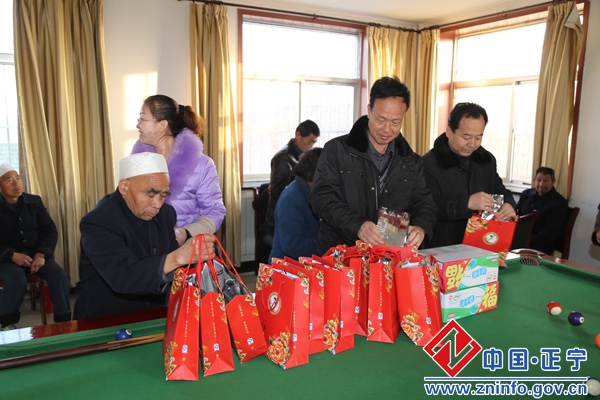 曹世民赴五顷塬乡开展“两节”慰问活动