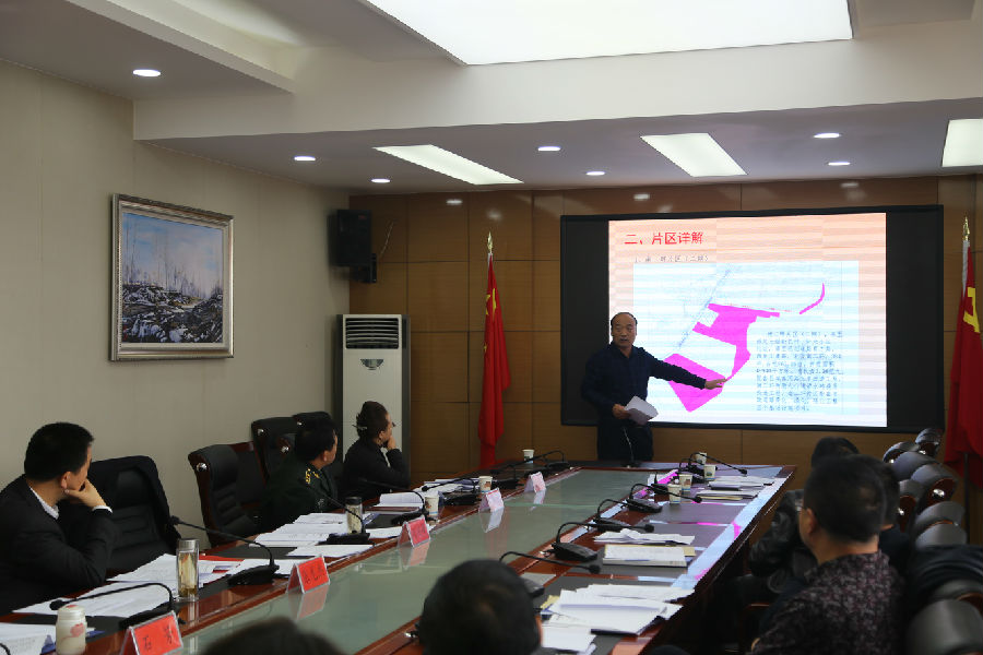 张龙杰主持召开县政府十七届第12次常务会议