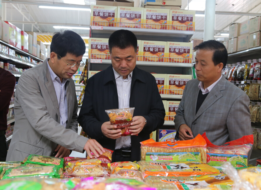 辛刚国督查正宁教育卫生食品药品安全监管工作