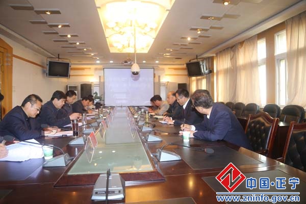 张龙杰主持召开县政府党组“三严三实”专题教育第三次学习研讨会