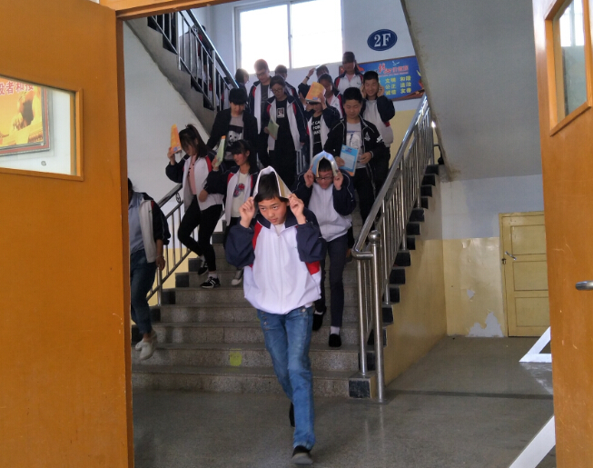 33333333333333.jpg 正宁县开展地震应急疏散演练与防震减灾宣传活动