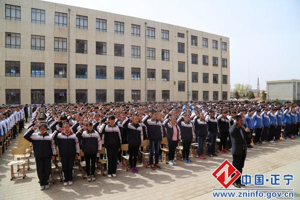 郑新锋深入正宁三中开展毒品预防教育知识宣讲