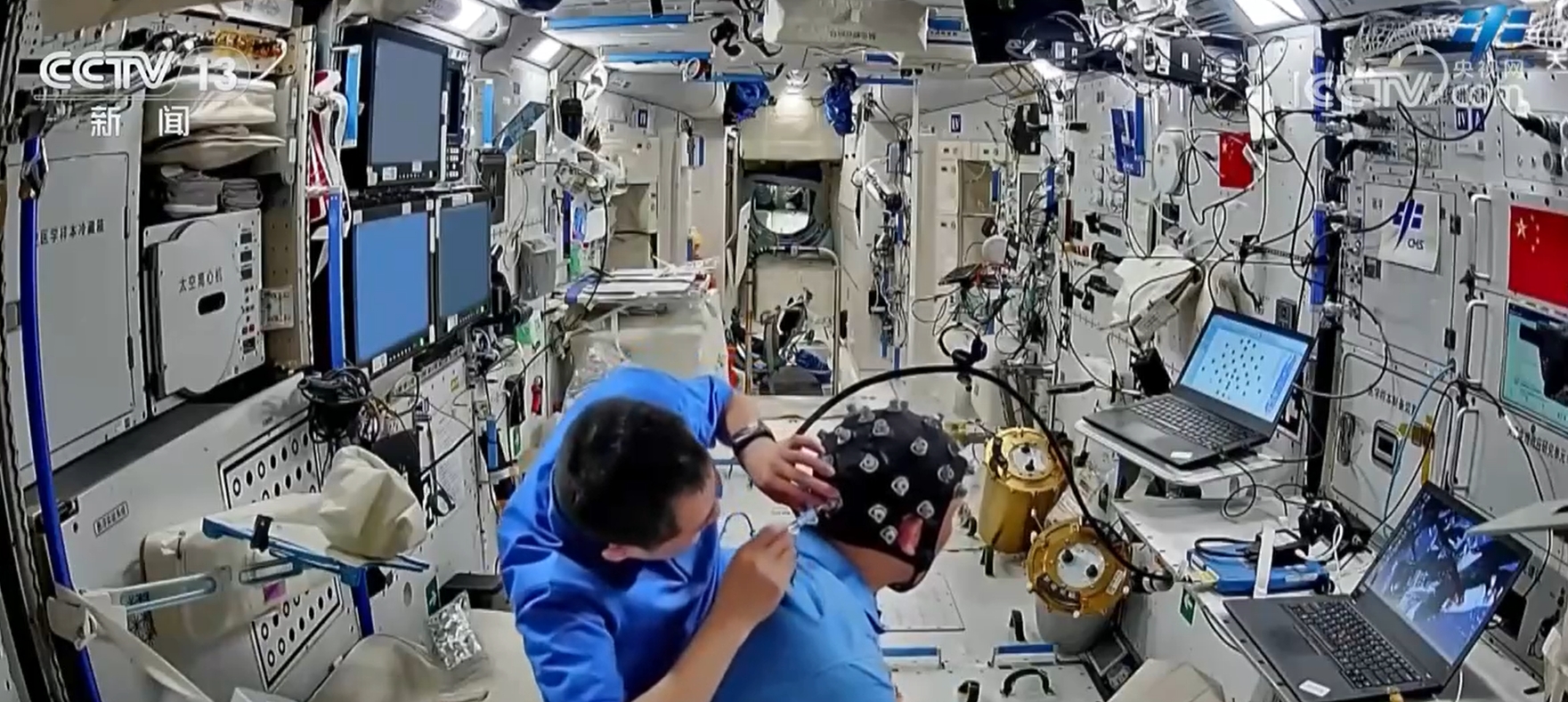 在轨两月余 神二十一乘组科研忙不停