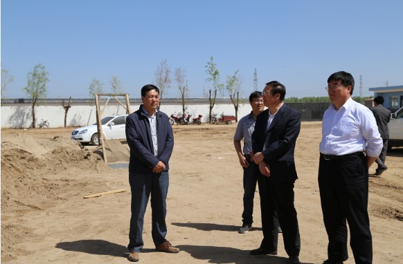 蔡文辉、李元庆督查县城重点项目建设